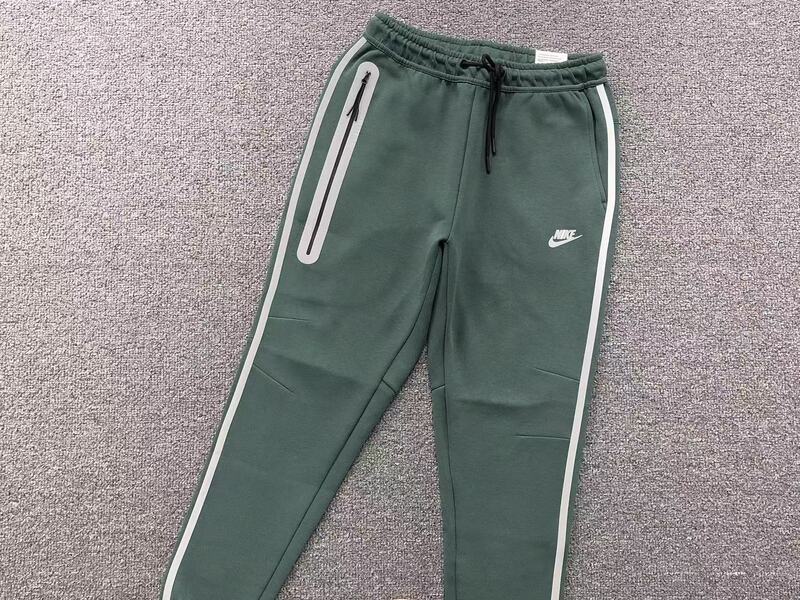 Conjunto Nike Tech Fleece Verde (Reflective)