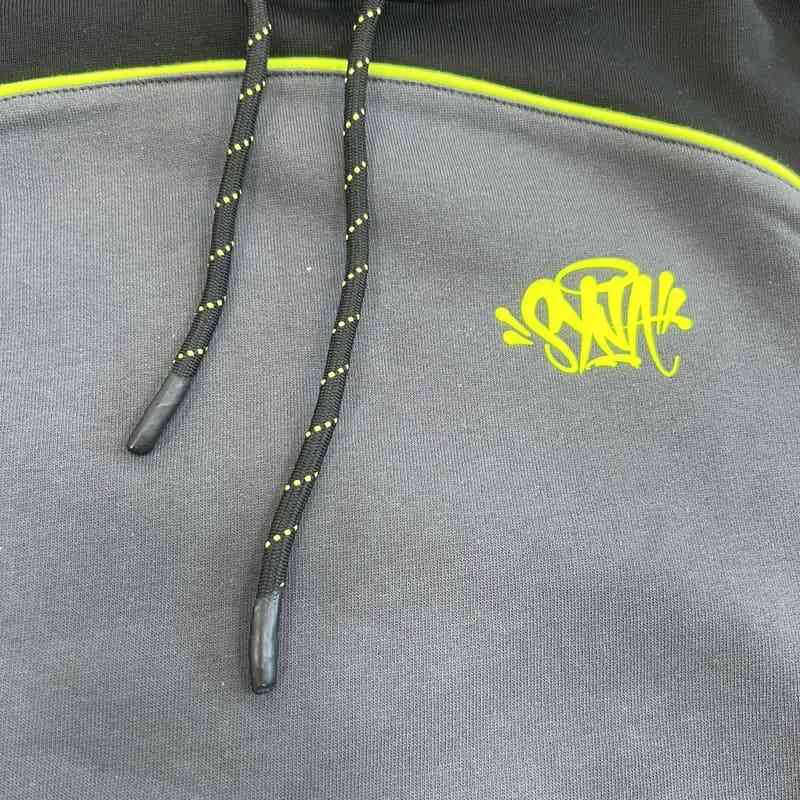 Conjunto Synaworld Pipe Hoodie & Shorts Cinza