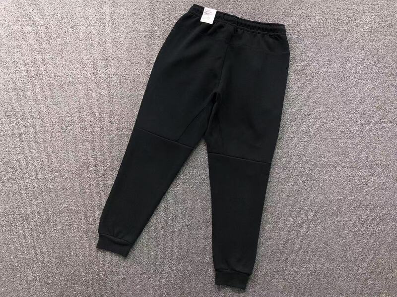 Calça Tech Fleece Preta (Reflective)