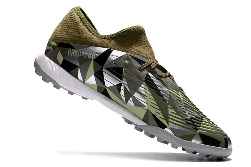 Chuteira Predator Edge 3 low Society–Confortável