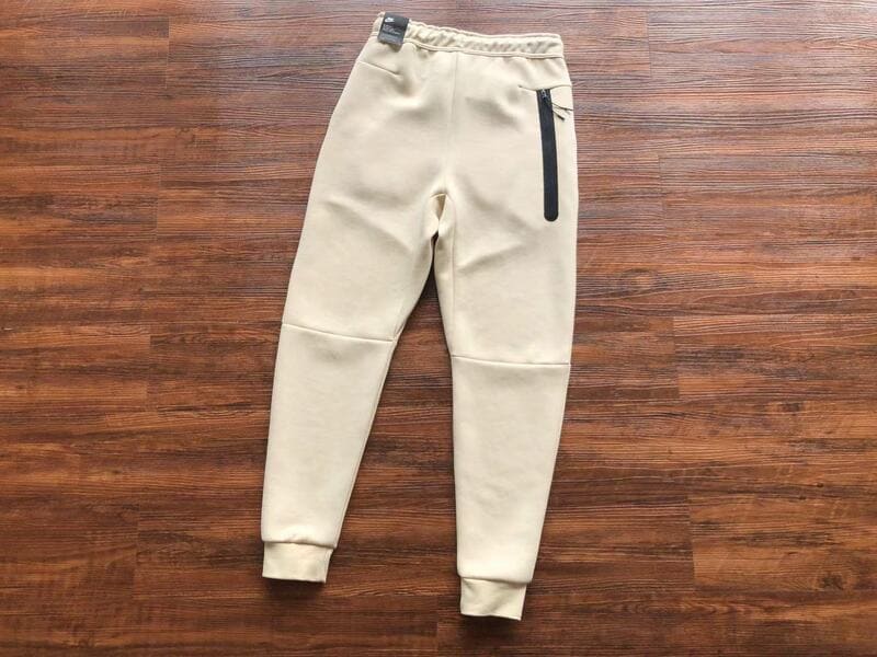Calça Nike Tech Fleece Creme