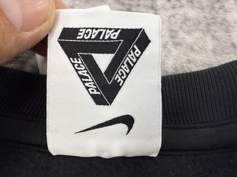 Moletom Palace x Nike Crewneck Total P90 Preta