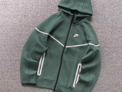 Conjunto Nike Tech Fleece Verde (Reflective)
