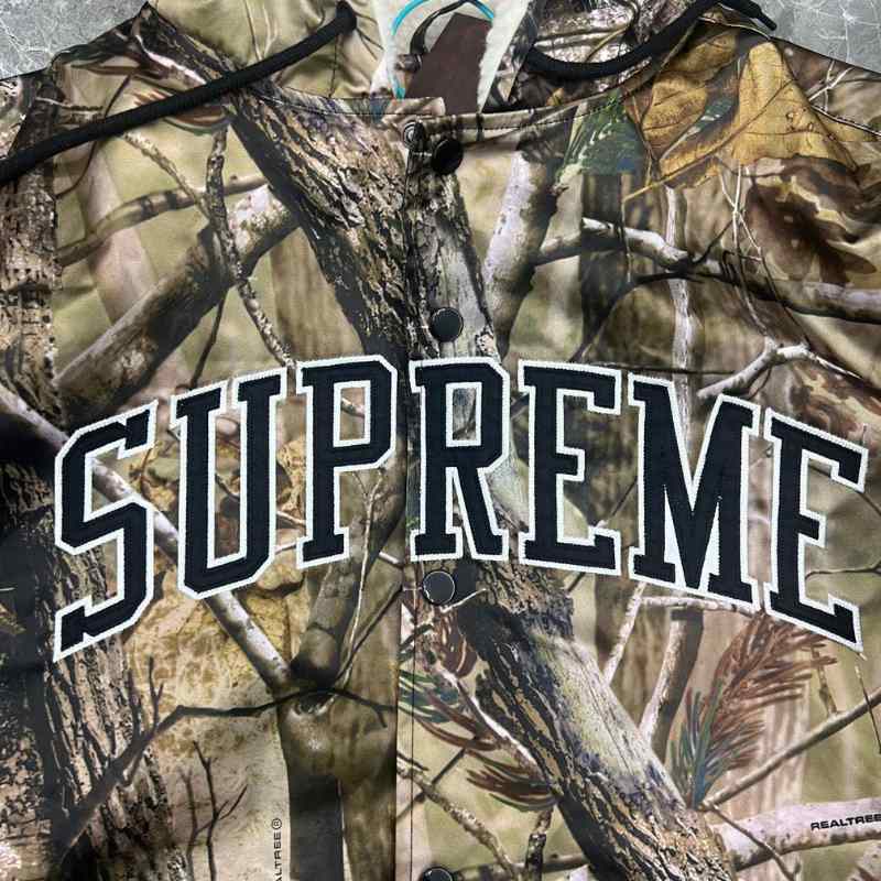Jaqueta Supreme x Mitchell & Ness Varsity Satin AP Camo