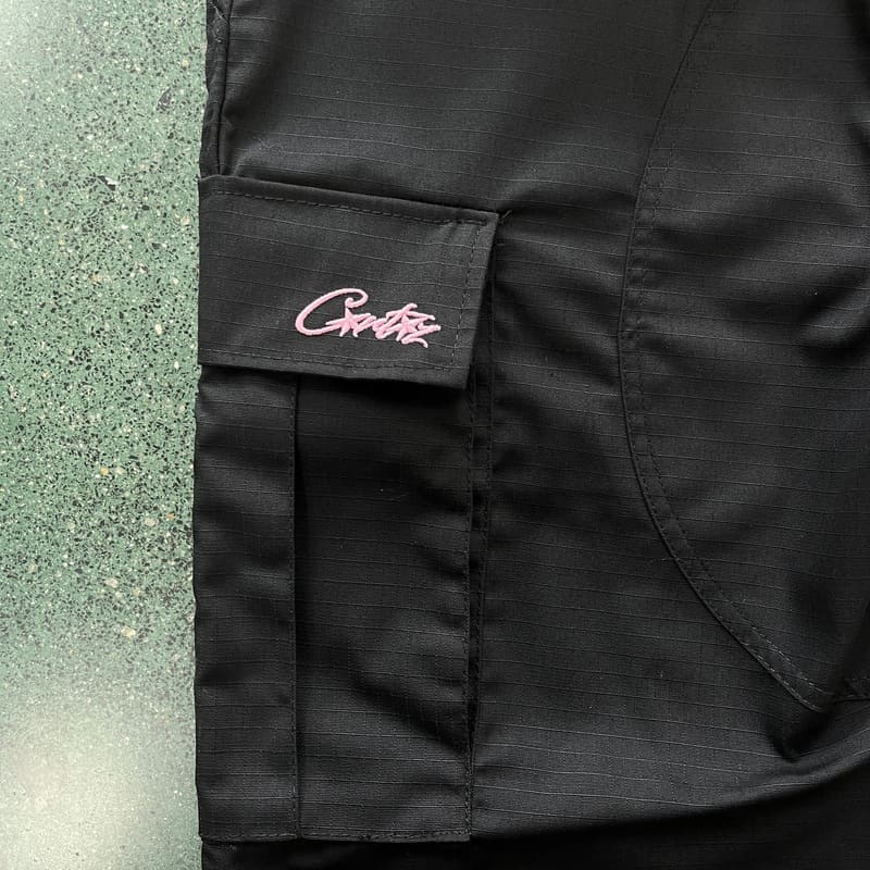 Calça Corteiz Cargo Preta e Rosa