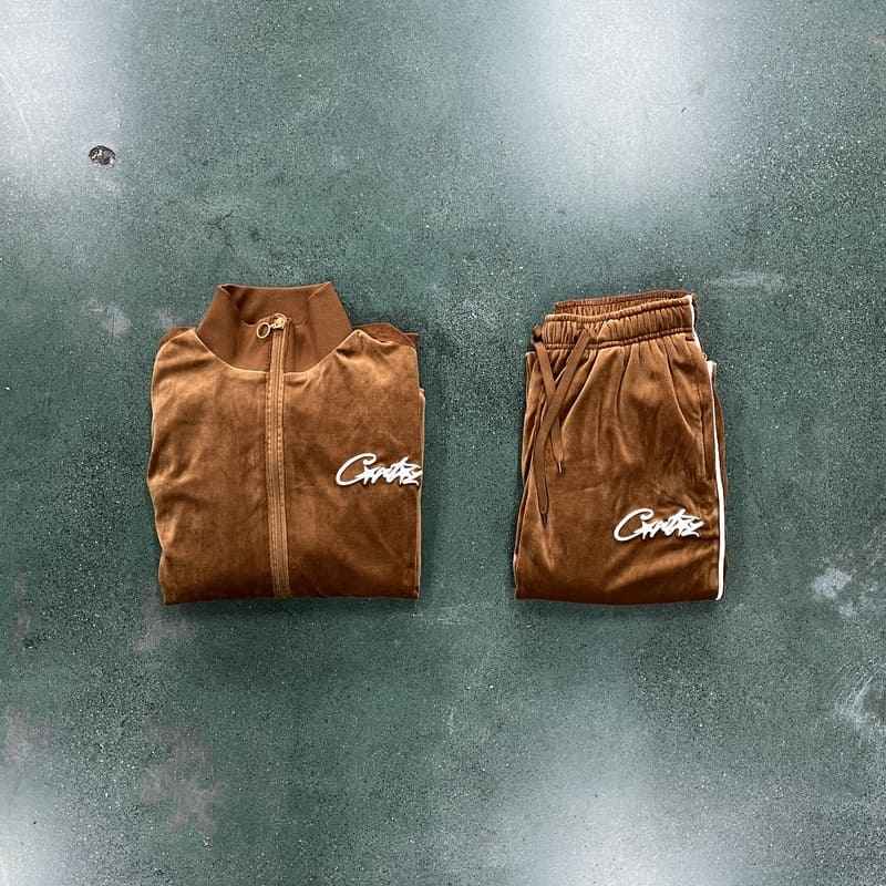 Conjunto Corteiz Veludo Marrom