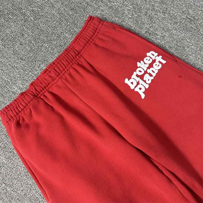 Calça Broken Planet Straight Leg Ruby Red