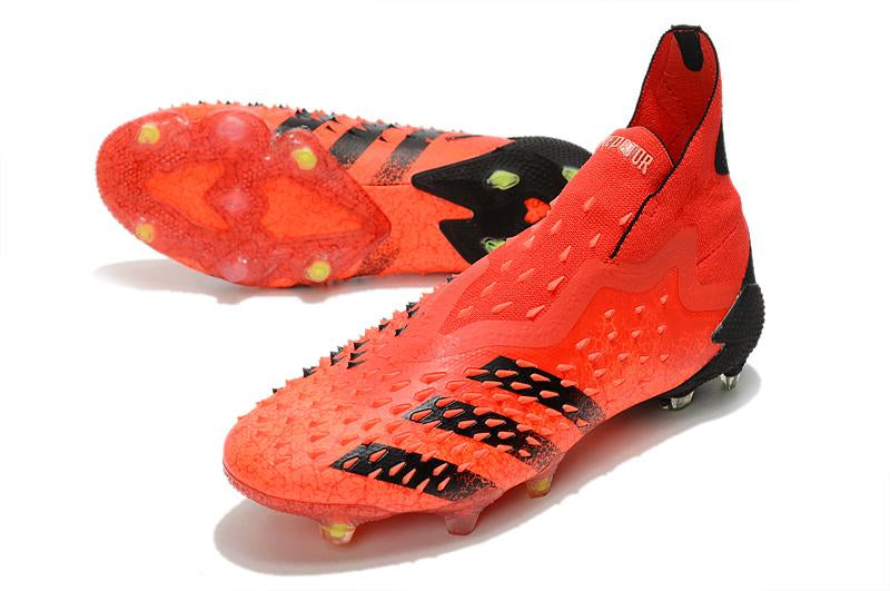 Chuteira Predator Freak Campo–Elegante