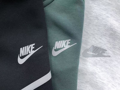 Conjunto Nike Tech Fleece Preto (Reflective)