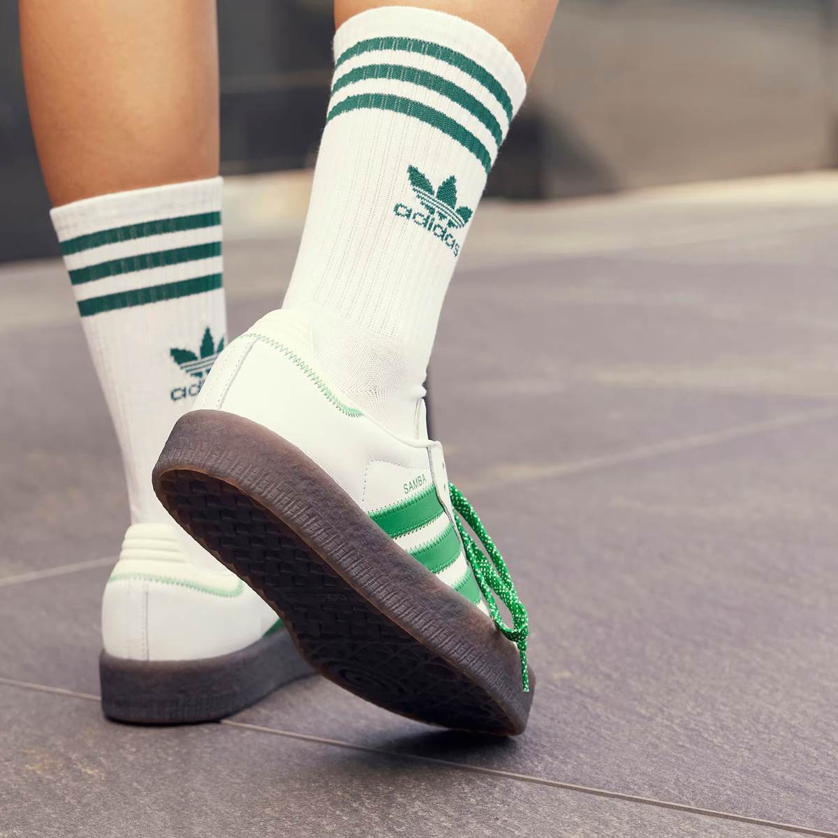 SAMBAE VERDE COM BRANCO–Branco Clean