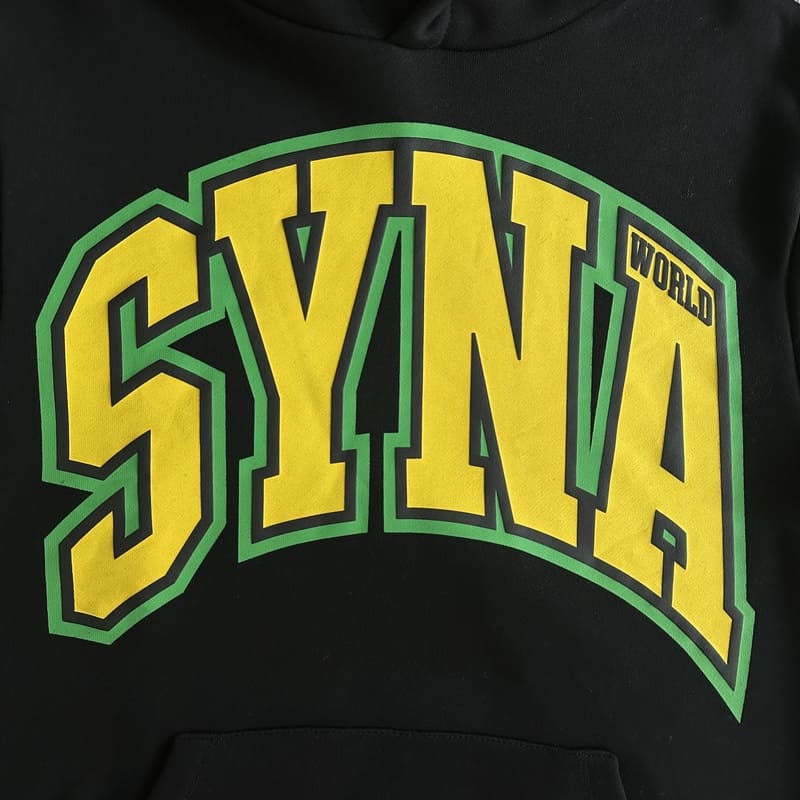 Conjunto Syna World College Logo Preto/Amarelo