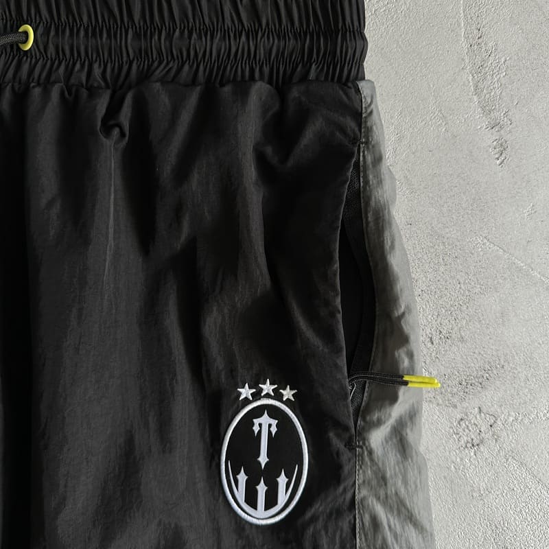 Conjunto Trapstar Irongate Football Tracksuit Preto/Cinza