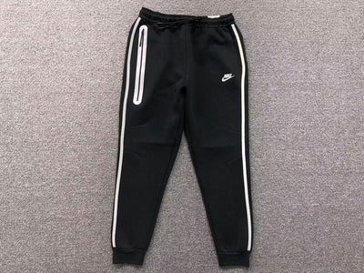 Conjunto Nike Tech Fleece Preto (Reflective)